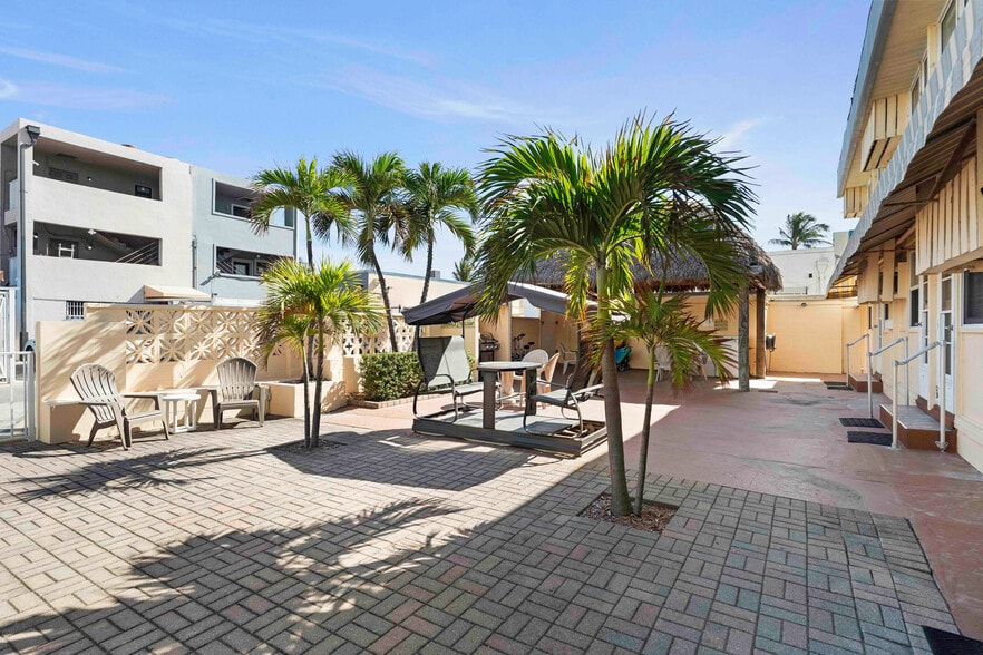 More Photos Of 312 Minnesota St, Hollywood Hotel For Sale