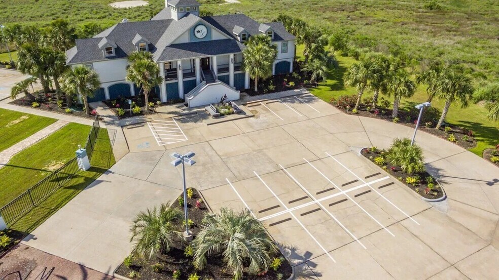 More Photos Of 201 Harbor Walk Blvd, Hitchcock Hospitality For Sale