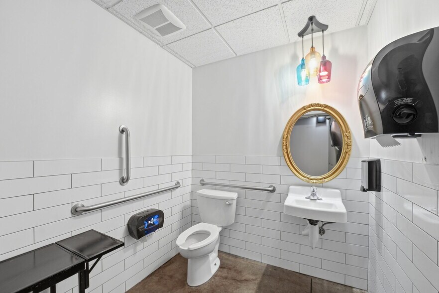 More Photos Of 1215 Aaron Dr, Richland General Retail For Lease