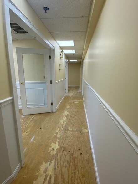 More Photos Of 2-18 Vinal Sq, Chelmsford Office For Sale