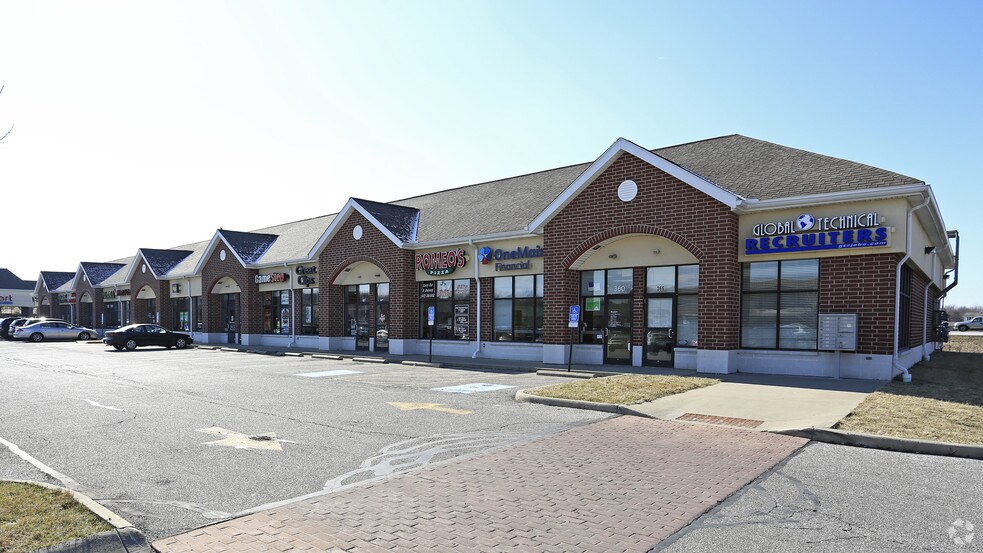 More Photos Of 300-366 Chestnut Commons Dr, Elyria General Retail For Lease