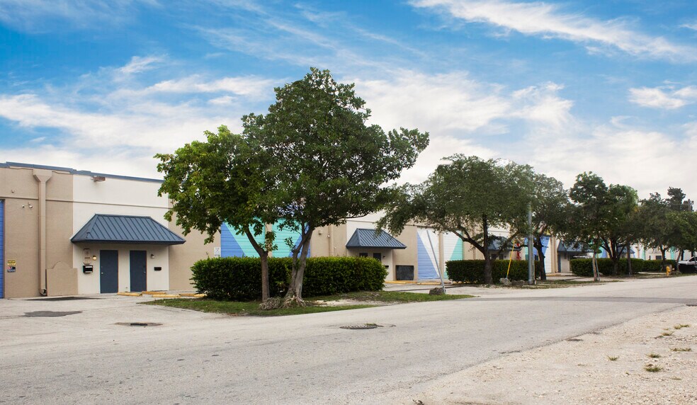 More Photos Of 7301-7325 NW 46th St, Miami Warehouse For Lease