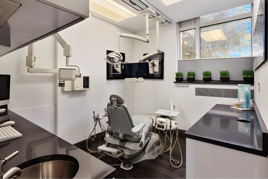 More Photos Of 55-57 Central Park W, New York Multifamily For Sale