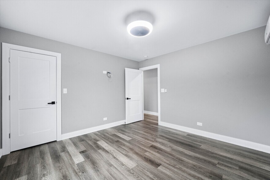 More Photos Of 1016 S State St, Lockport Apartments For Sale