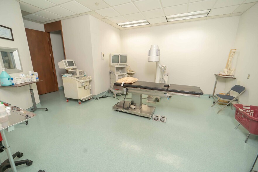 More Photos Of 100 S Santa Fe St, Visalia Medical For Sale