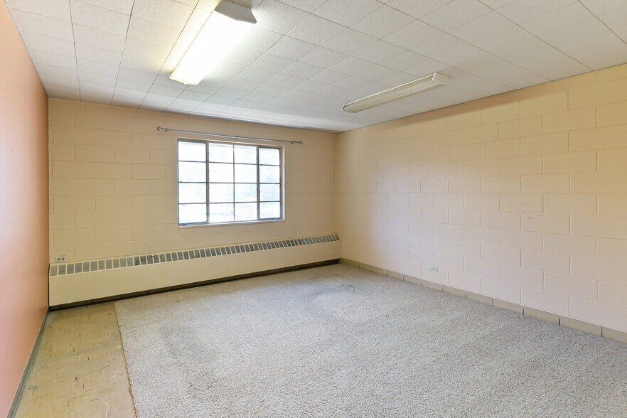 More Photos Of 3955-3995 N Irving St, Denver Religious Facility For Lease