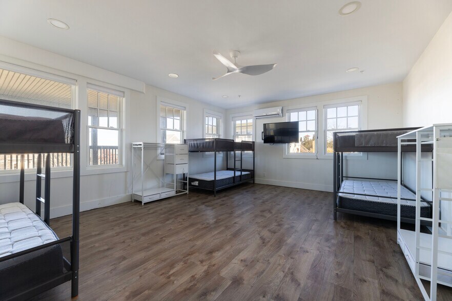 More Photos Of 85 Ocean Ave, New Shoreham Restaurant For Sale
