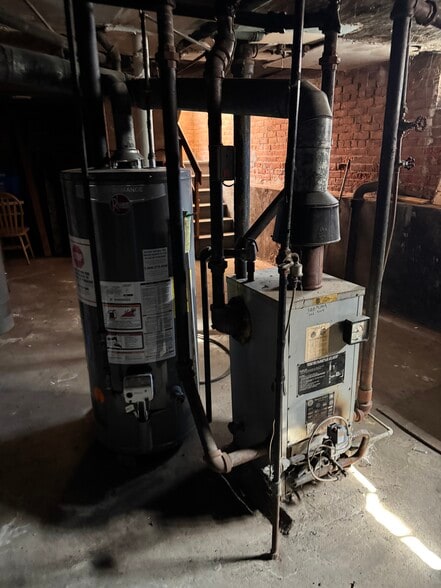 More Photos Of 102 Rowe Ave, Hartford Apartments For Sale