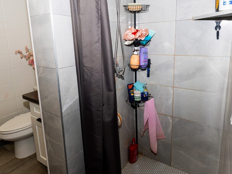 More Photos Of 2135 Bannister Pl, Honolulu Multifamily For Sale