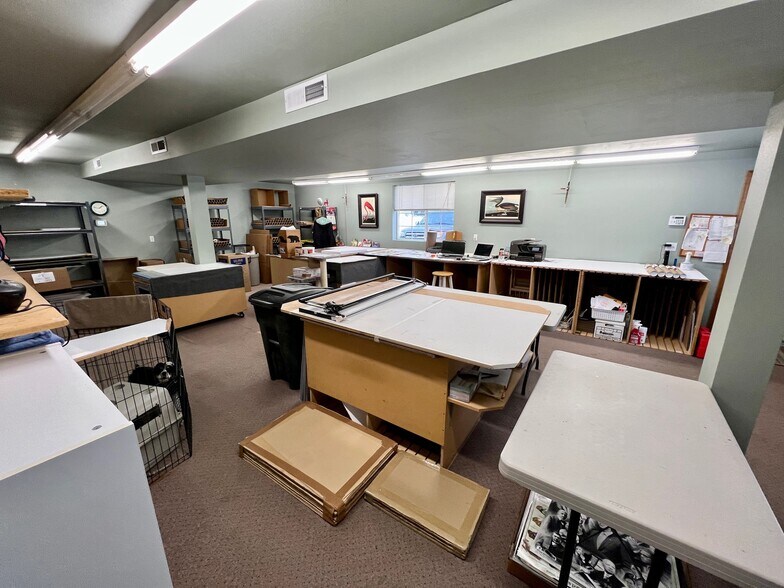 More Photos Of 40212 N Newport Hwy, Elk Warehouse For Sale