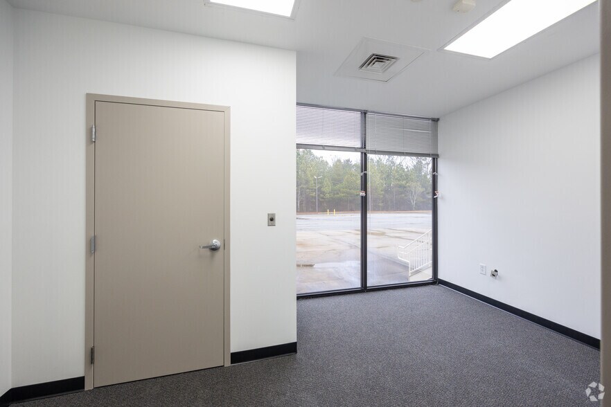 More Photos Of 860 John B Brooks Rd, Pendergrass Distribution For Lease