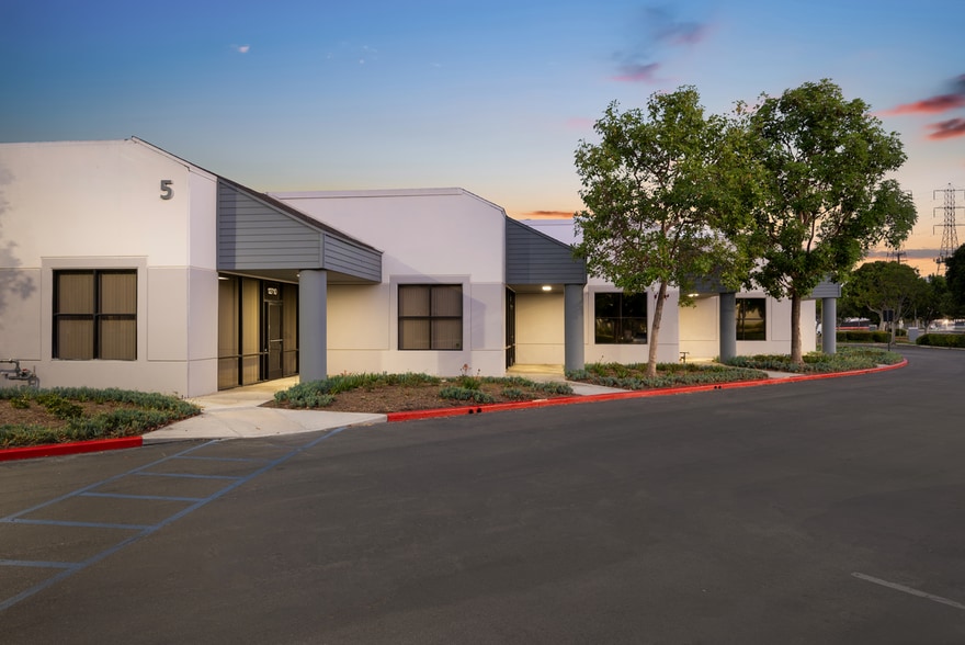 More Photos Of 7643-7667 Garden Grove Blvd, Garden Grove Unknown For Lease