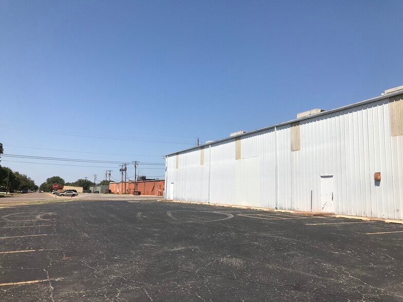 More Photos Of 3101 N 12th St, Abilene Religious Facility For Sale