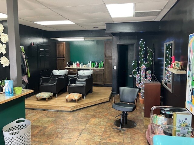 More Photos Of 3761 Teays Valley Rd, Hurricane Medical For Sale