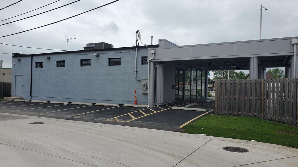 More Photos Of 1529 Rand Rd, Des Plaines Auto Dealership For Lease