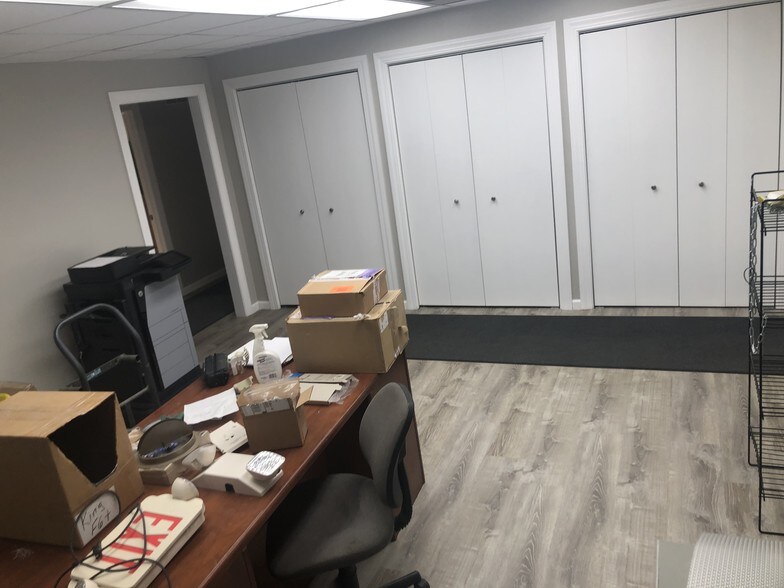 More Photos Of 1234 N Center Rd, Burton Warehouse For Lease