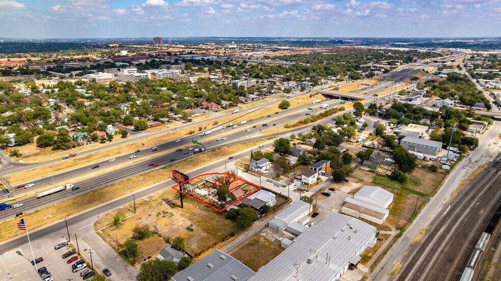 More Photos Of 1950 N Panam Expy, San Antonio Freestanding For Sale