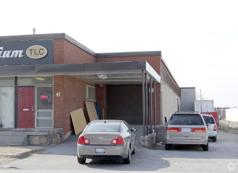 More Photos Of 41 Advance Rd, Toronto Warehouse For Sale