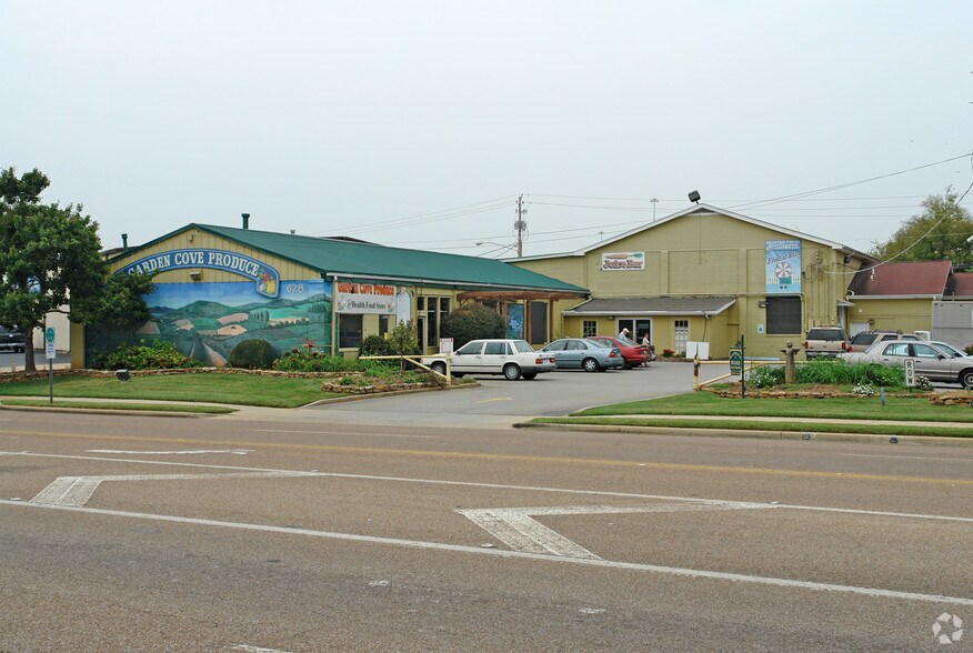 More Photos Of 628 Meridian St N, Huntsville Freestanding For Sale