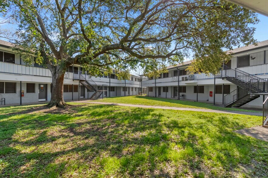 More Photos Of 2345 Nall St, Port Neches Apartments For Sale