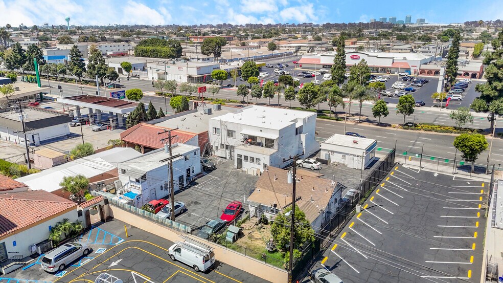 More Photos Of 11850 Hawthorne Blvd, Hawthorne Storefront Retail Residential For Sale