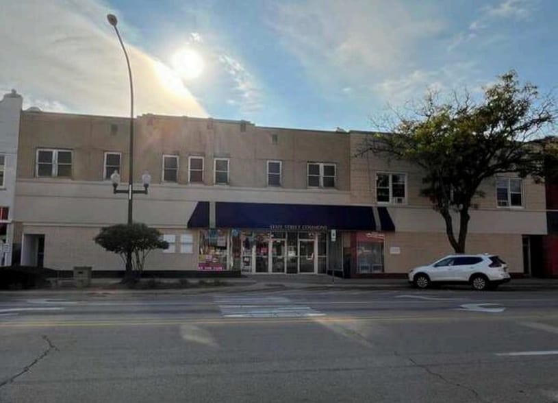 Primary Photo Of 521 S State St, Belvidere Office Residential For Sale