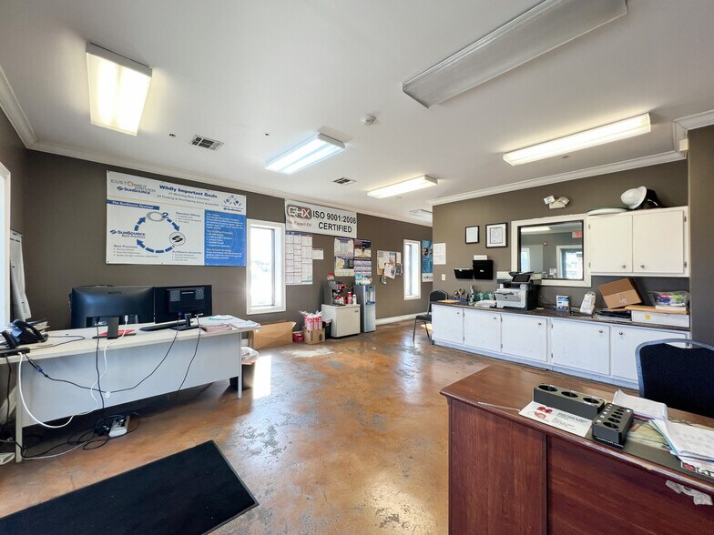 More Photos Of 520 Magnolia St, Houma Warehouse For Sale