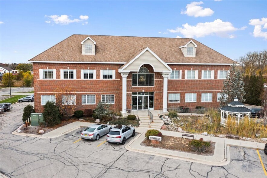 More Photos Of 912 Northwest Hwy, Fox River Grove Medical For Sale
