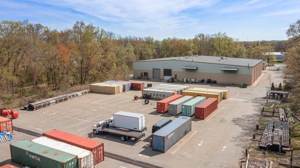 Primary Photo Of 131 Beaver Brook Rd, Lincoln Park Warehouse For Lease