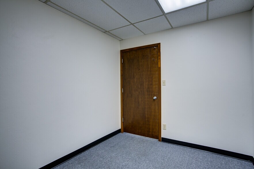 More Photos Of 225 S Academy Blvd, Colorado Springs Office For Sale