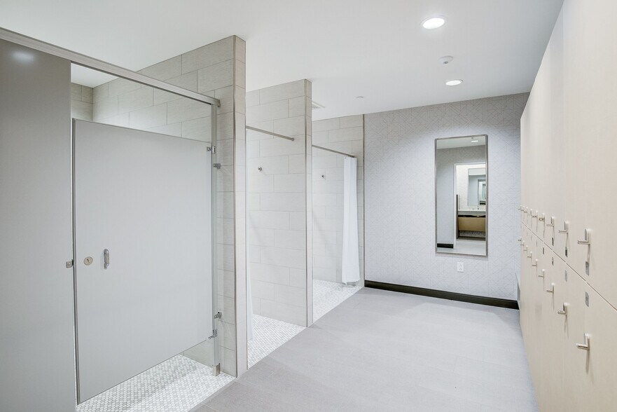 More Photos Of 200 N Broadway, Saint Louis Office For Lease