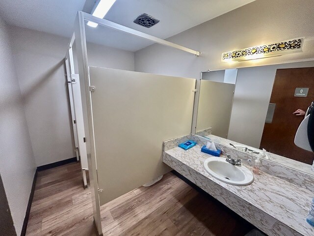 More Photos Of 2455 Stanley Ave, Dayton Freestanding For Lease