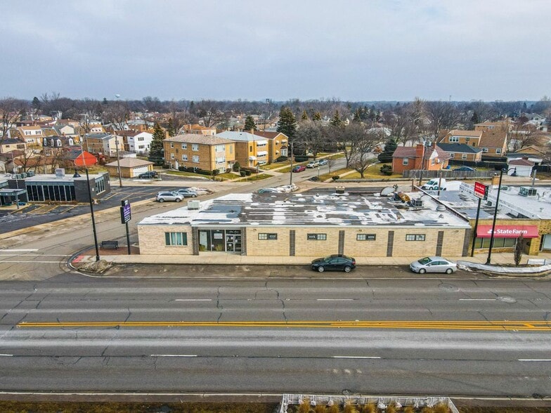 More Photos Of 8057 N Milwaukee Ave, Niles General Retail For Sale