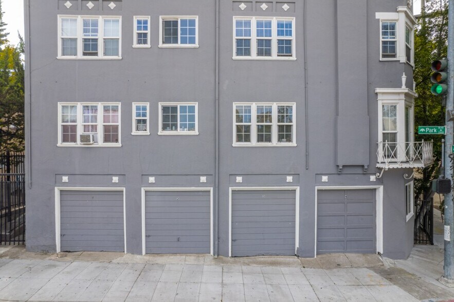 More Photos Of 1000 E 33rd St, Oakland Apartments For Sale