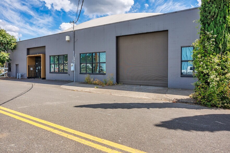 More Photos Of 2336 N Randolph Ave, Portland Unknown For Lease