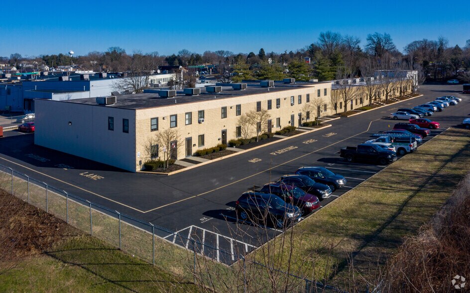 Primary Photo Of 324 2nd Street Pike, Southampton Light Distribution For Lease