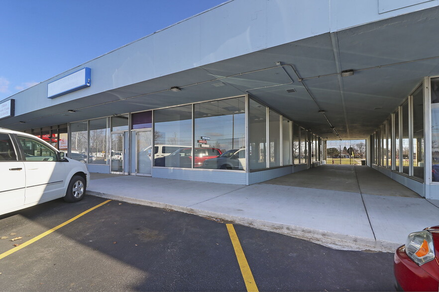 More Photos Of 2027-2055 22nd Ave, Kenosha General Retail For Lease