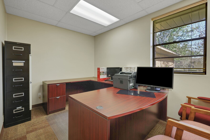 More Photos Of 6601-6535 Chester Ave, Jacksonville Continuing Care Retirement Community For Lease