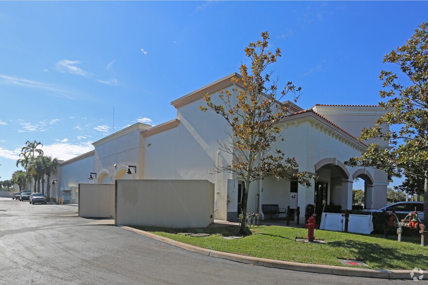 More Photos Of 5500-5516 S State Road 7, Lake Worth General Retail For Lease