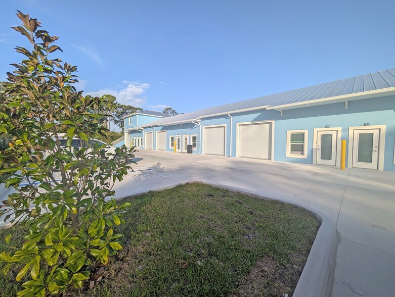 More Photos Of 550 Martin Road, Palm Bay Flex For Lease