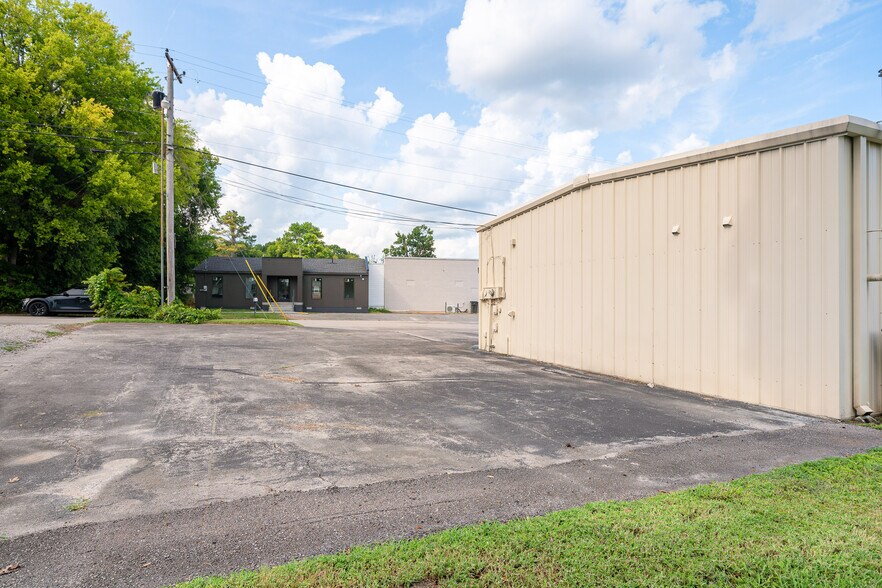 More Photos Of 512 6th Ave, Columbia General Retail For Sale