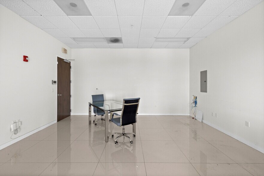 More Photos Of 20200 W dixie Hwy, Aventura Medical For Sale