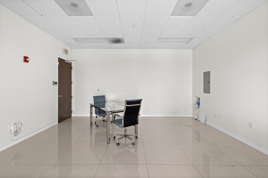 More Photos Of 20200 W Dixie Hwy, Aventura Medical For Sale