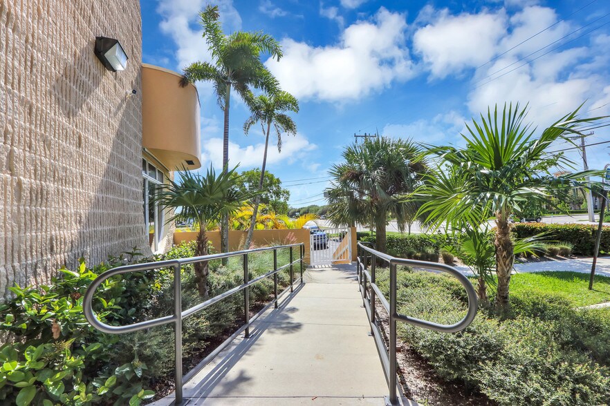 More Photos Of 731 N US Highway 1, Tequesta Medical For Sale