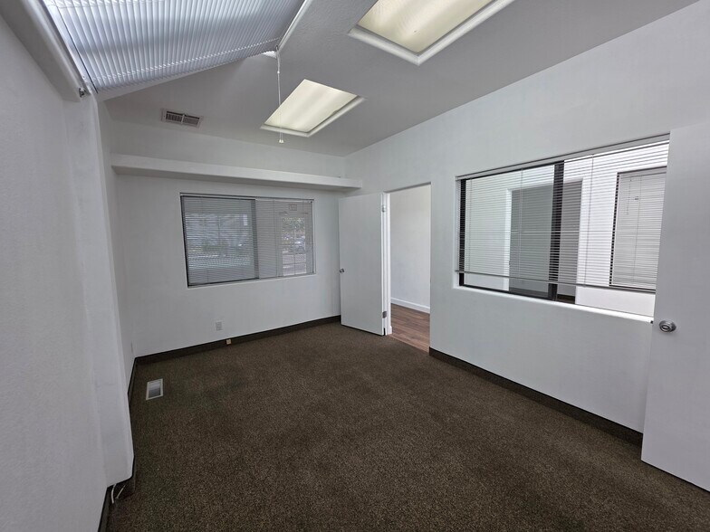 More Photos Of 431 S C St, Oxnard Medical For Sale
