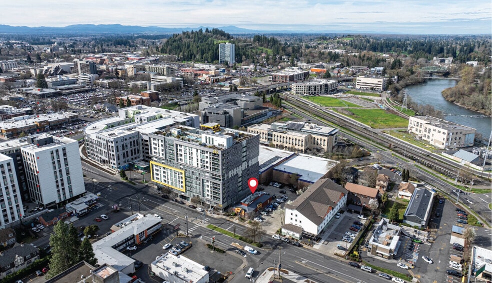 More Photos Of 579 E Broadway, Eugene Restaurant For Lease