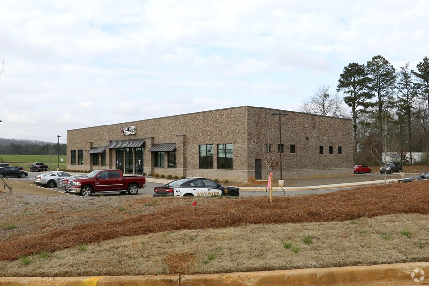 Primary Photo Of 3545 Rowe Ln, Cumming Health Club For Lease