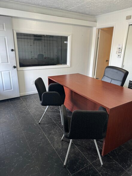 More Photos Of 5115 N Dixie Dr, Dayton Auto Dealership For Lease