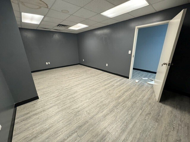 More Photos Of 1870 Midtown Dr, Columbus Flex For Lease