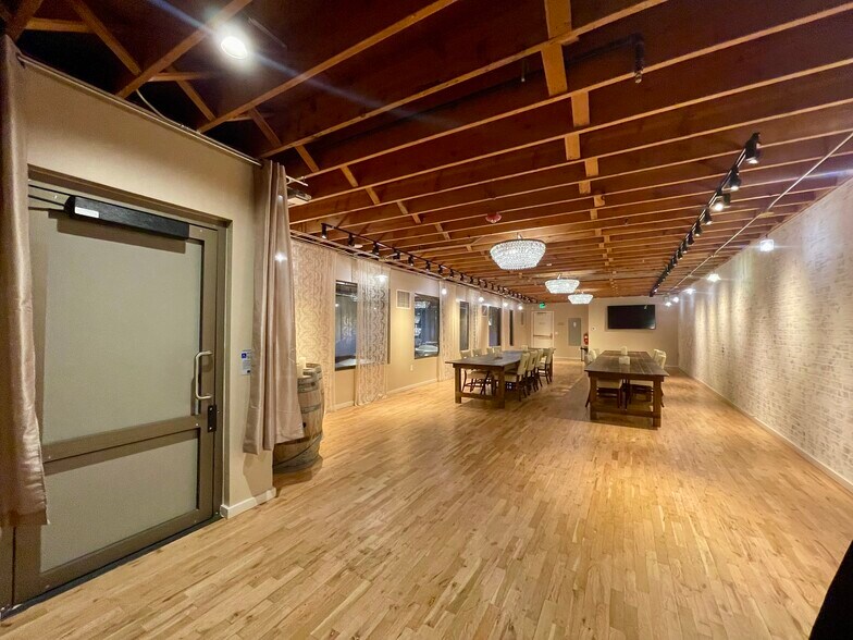 More Photos Of 2246 Larimer St, Denver Storefront For Sale